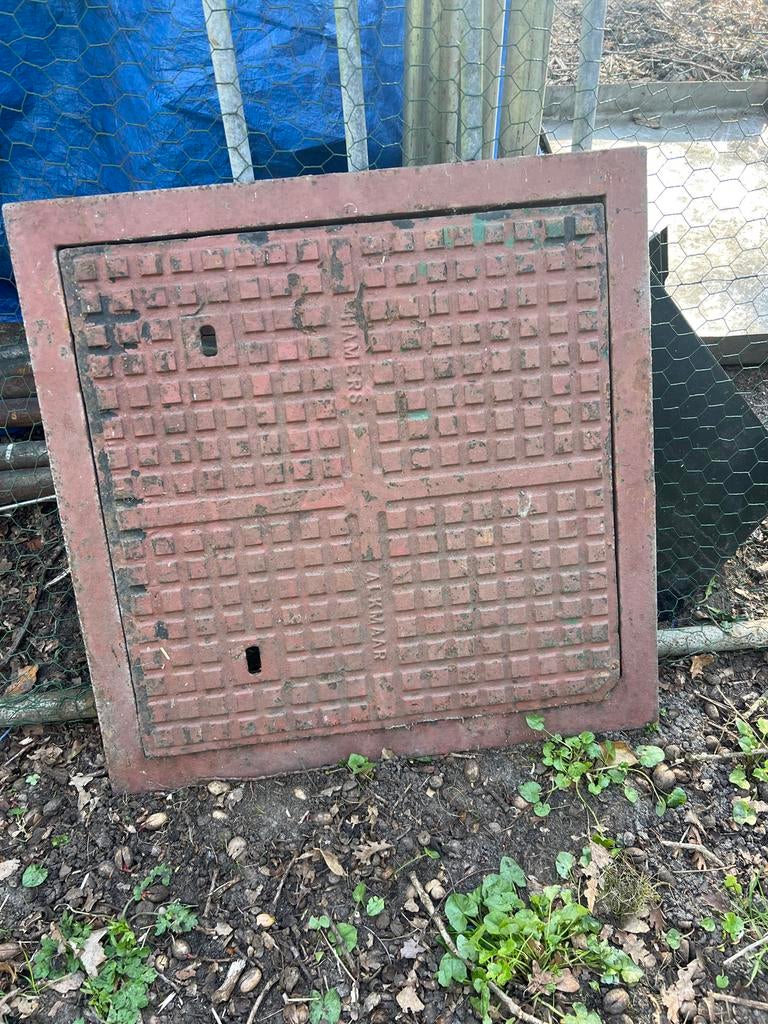 Putdeksel met onderrand, Ophalen, Gebruikt