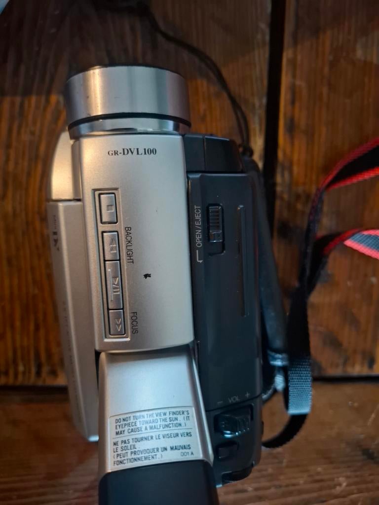 JVC GR-DVL100 Video Camera - Werkt, zonder lader, Ophalen, Mini dv, Gebruikt, JVC