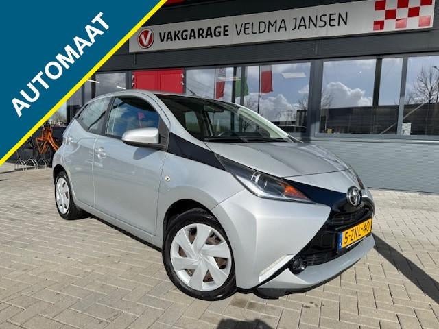 Toyota Aygo 1.0 VVT-i X-PLAY AUTOMAAT + AIRCO/CAMERA/PDC 67., Automaat, Euro 5, Stof, 4 stoelen