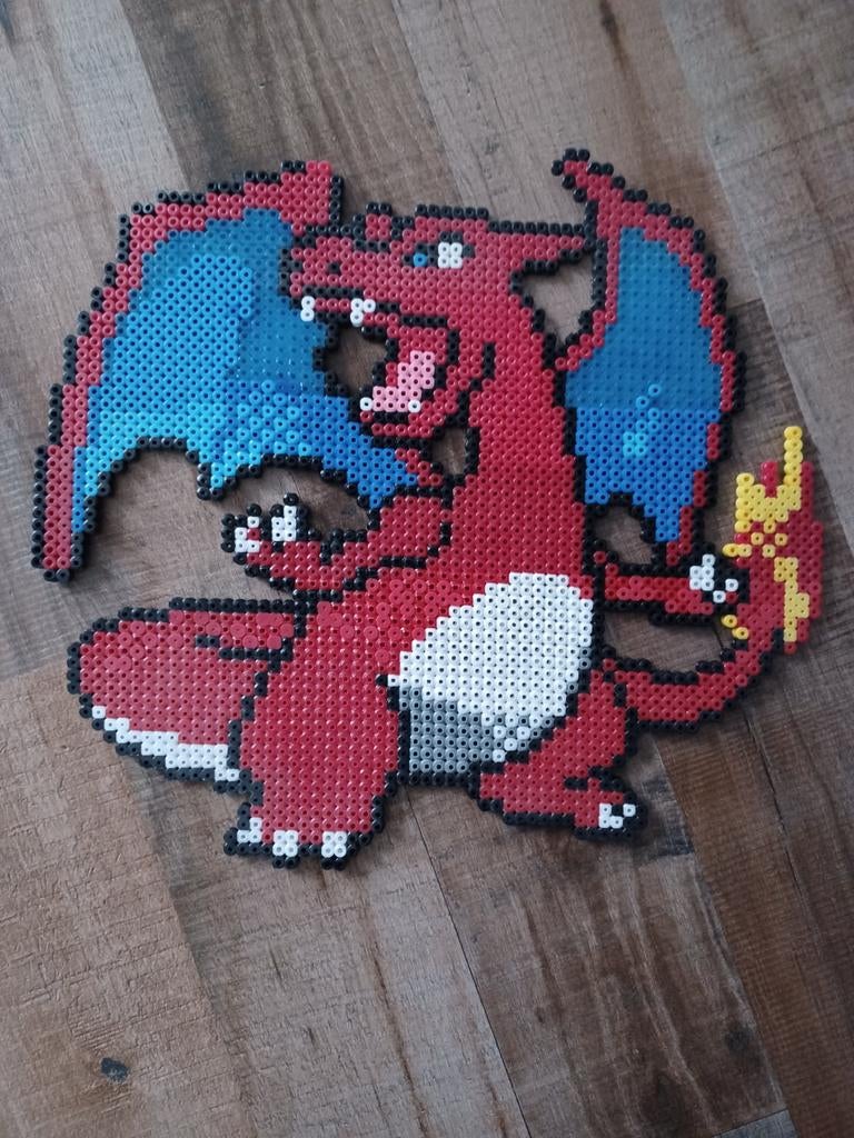 Draak van strijkkralen - Charizard, Ophalen of Verzenden, Zo goed als nieuw, Overige typen