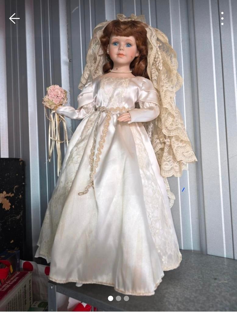 Porseleinen pop in trouwjurk, Ophalen of Verzenden