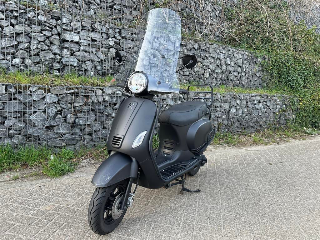 AGM vx50 Scooter E4 Mat Zwart Sierbeugel set Windscherm Hoog, A, AGM VX 50, Ophalen of Verzenden, A