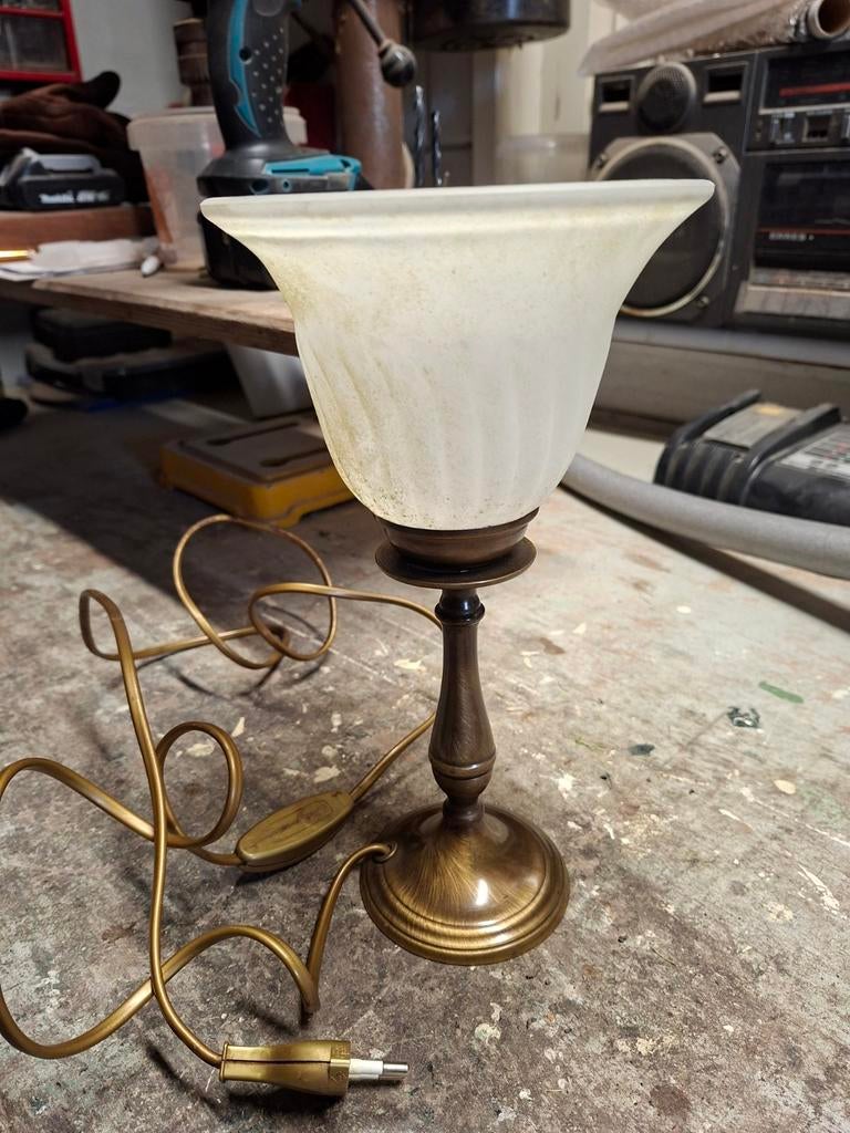 Vintage Tafellamp met Melkglas Kap, Ophalen, Gebruikt, 50 tot 75 cm, Vintage, Klassiek