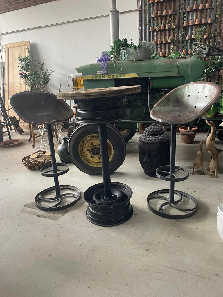 Uniek set bartafel set,tractor krukken, Ophalen of Verzenden, Zo goed als nieuw, 60 tot 90 cm