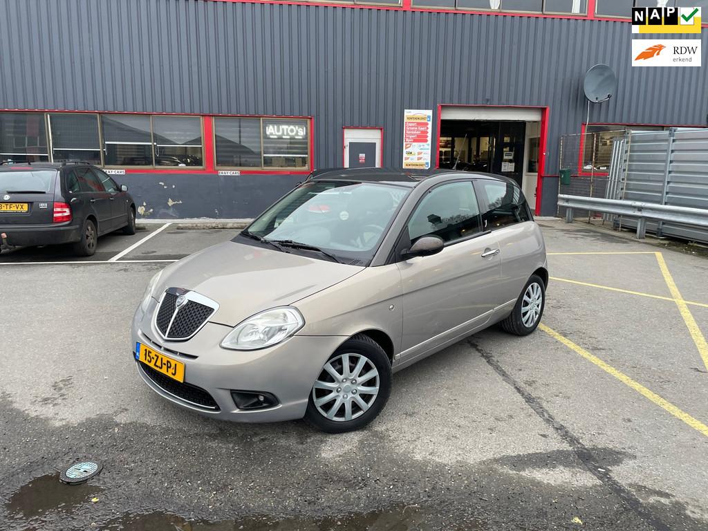 Lancia Ypsilon 1.4-16V / AUTOMAAT / NAP /, Auto's, Lancia, 970 kg, 400 kg, Beige, Origineel Nederlands