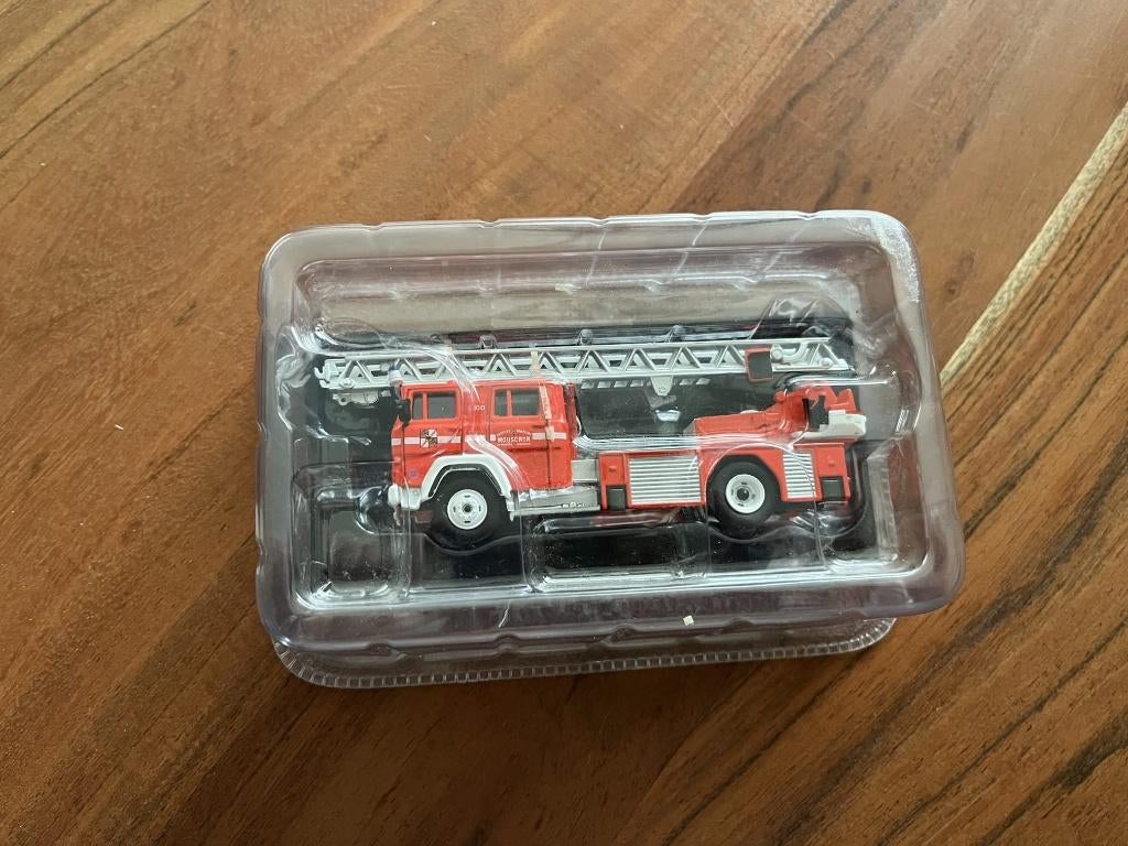Miniatuurmodel van een Iveco Magirus AG brandweerwagen., Ophalen of Verzenden, Nieuw, Bus of Vrachtwagen