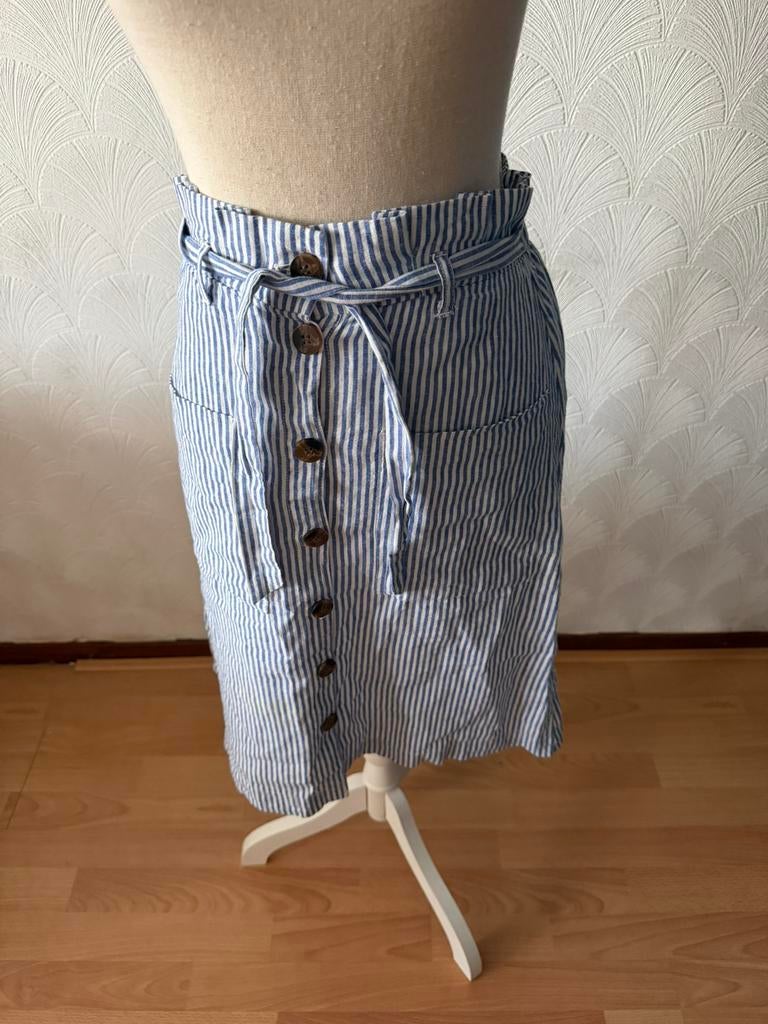 Leuke doorknooprok maat 34, Blauw, Ophalen of Verzenden, Zo goed als nieuw, Knielengte