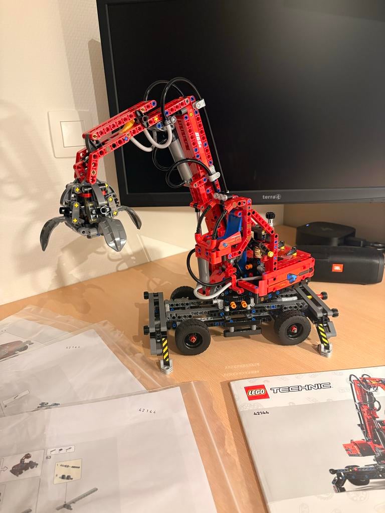 Lego Technic 42144 Materiaalbehandelaar, Kinderen en Baby's, Speelgoed | Duplo en Lego, Zo goed als nieuw, Lego, Complete set