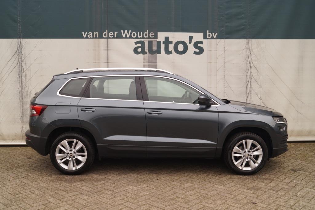 Skoda Karoq 1.0 TSI Business Edition Plus -LED-ECC-CAM-TREKH, Gebruikt, Handgeschakeld, 19 km/l, 3 cilinders