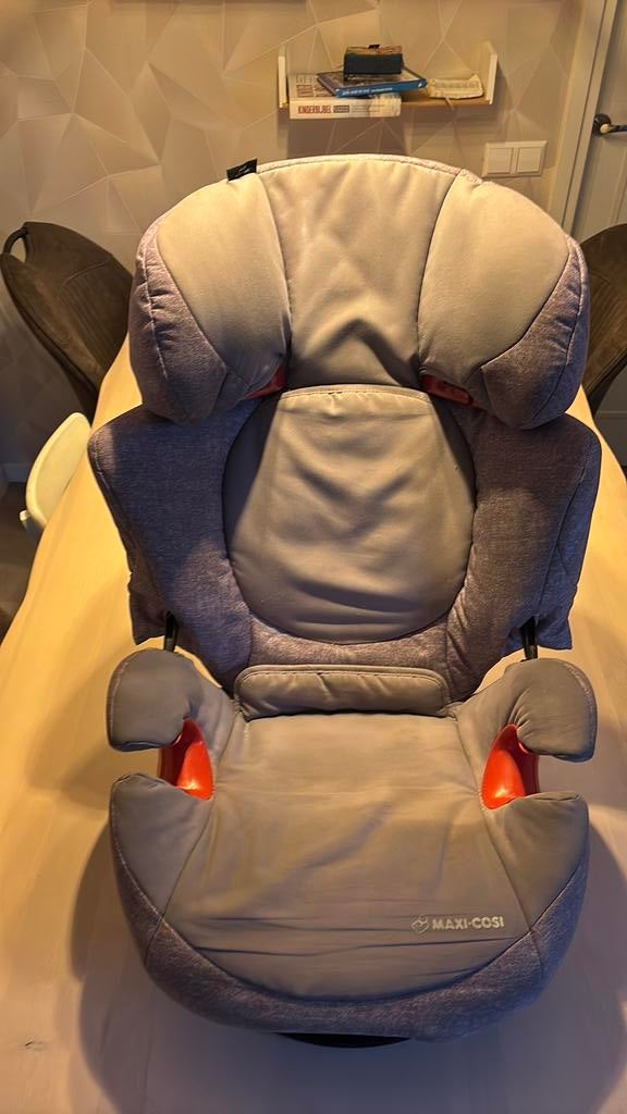 Nette maxi cosi., Ophalen, Autogordel, 15 t/m 36 kg, Zo goed als nieuw