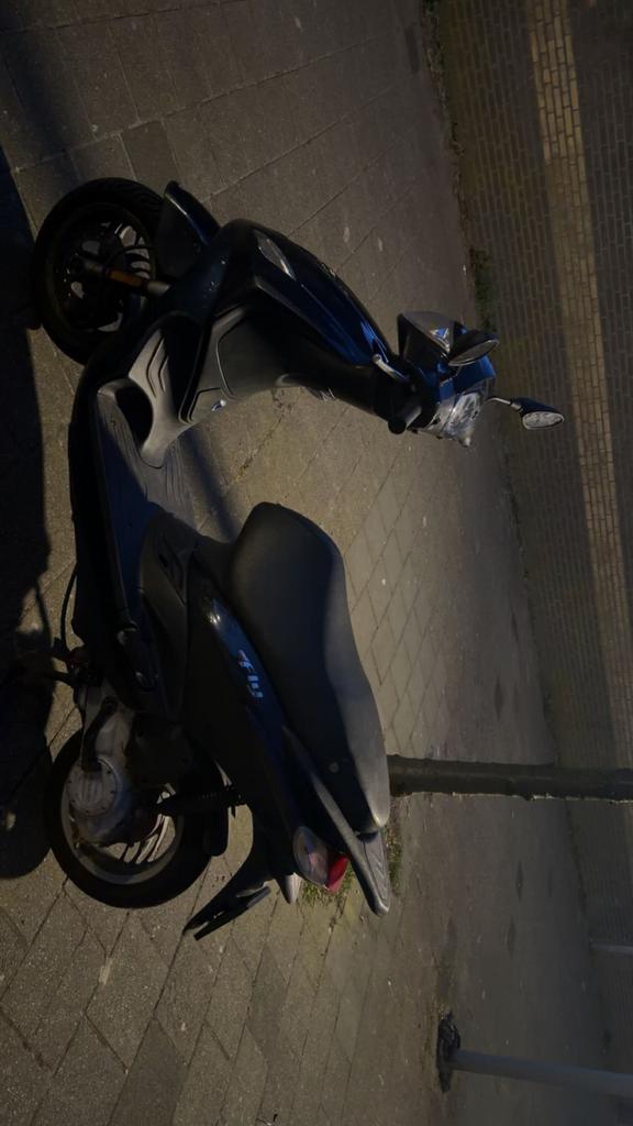 Piaggio Fly 4t 2v scooter uit 2017, Fietsen en Brommers, Scooters | Piaggio, Ophalen, Gebruikt, Maximaal 45 km/u, Fly