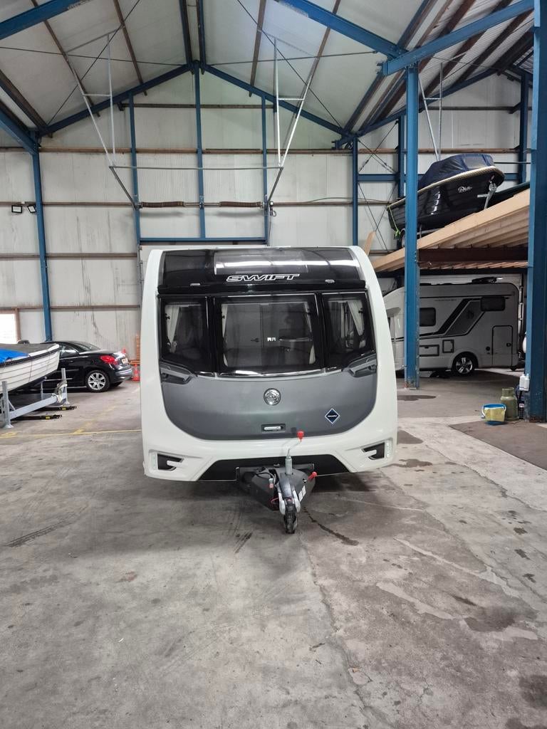Caravan Swift mondial 420 SE  2-persoons. incl. Stalling, Caravans en Kamperen, Caravans, Particulier, tot en met 2, 1000 - 1250 kg