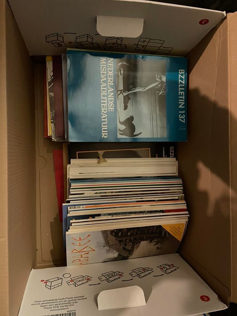 Bzzlletin tijdschriften (+ 150 stuks), Boeken, Ophalen, Zo goed als nieuw