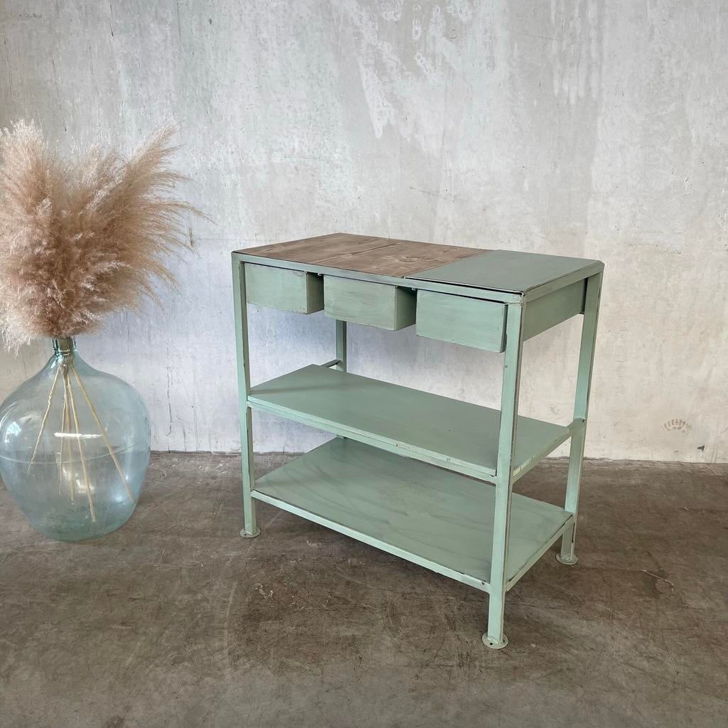 Oud werkbankje, vintage werkbank, keuken meubel, toonbank, Antiek en Kunst, Curiosa en Brocante, Ophalen