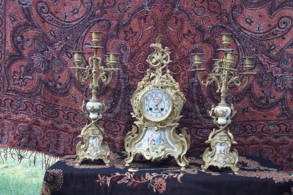 Klokstel met porseleine beschildering, Ophalen of Verzenden