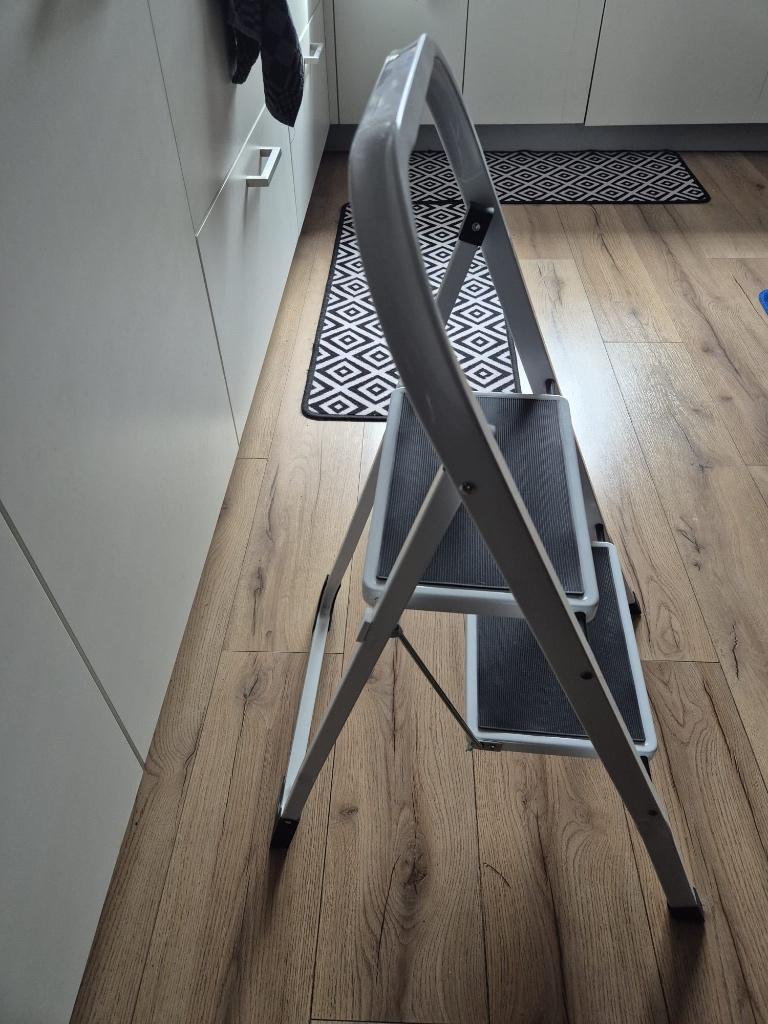 Huishoud trapje, Doe-het-zelf en Verbouw, Ladders en Trappen, Ophalen, Minder dan 2 meter