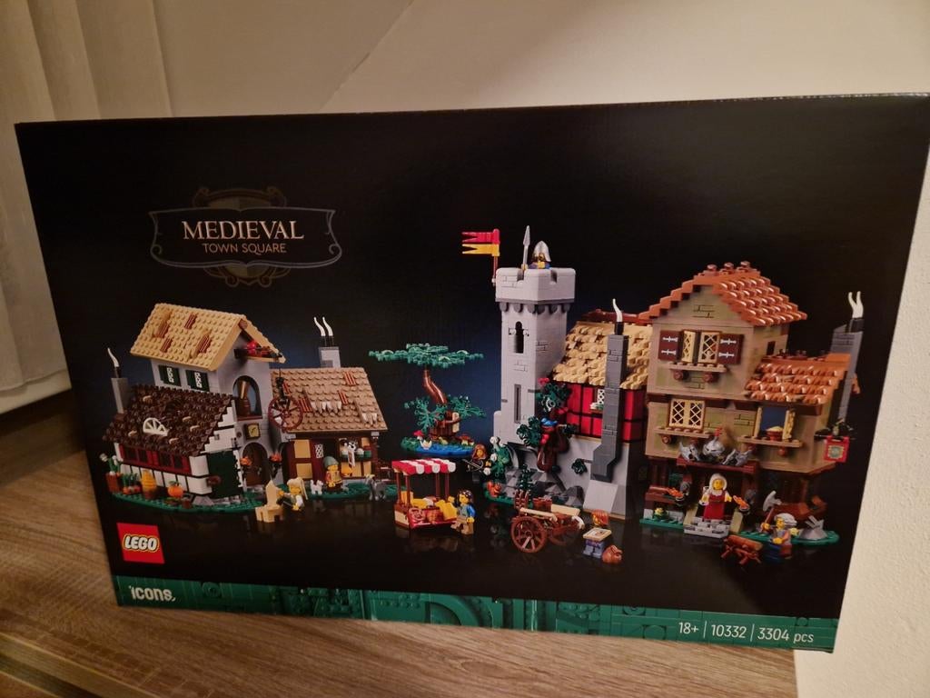 Lego 10332 Middeleeuws stadsplein, Ophalen of Verzenden