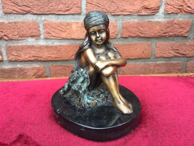 leuk bronzen beeld, dromerig meisje, Antiek en Kunst, Antiek | Koper en Brons, Brons, Ophalen of Verzenden
