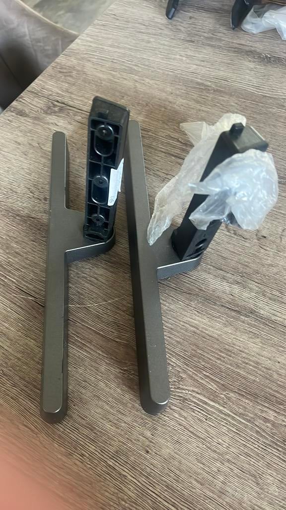 Voetjes Toshiba led tv (65UA2D63DG), Ophalen of Verzenden, Zo goed als nieuw