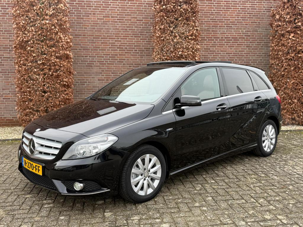 Mercedes-Benz B-klasse 200 Ambition Pano|Leder|Cruise|Stoelv, Auto's, Mercedes-Benz, 1325 kg, Gebruikt, Euro 6, Zwart