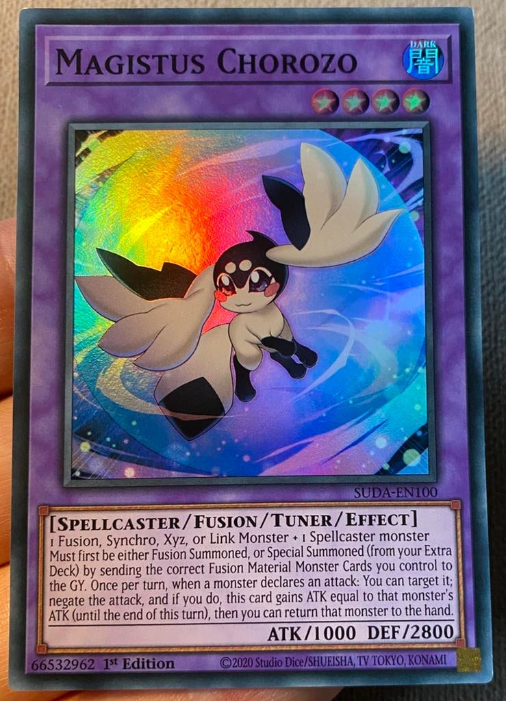 Yu-Gi-Oh! Magistus Chorozo SUDA 1st Edition !, Ophalen of Verzenden, Zo goed als nieuw, Losse kaart, Foil