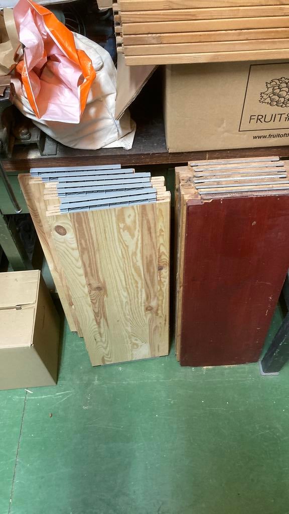 10 IKEA Ivar legborden (1 roodbruin, 9 naturel) 30x83 cm, Ophalen, Gebruikt