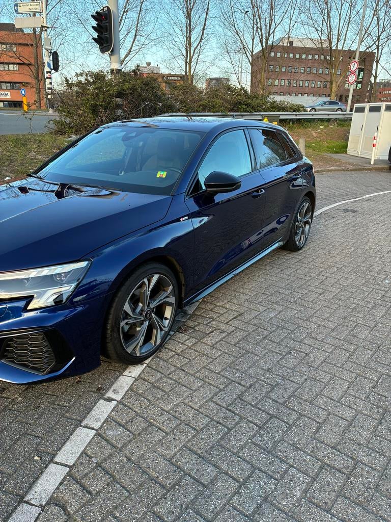 Audi A3 35 Tfsi 150pk S-tronic 2022 Blauw, Auto's, Audi, 1498 cc, 1295 kg, 4 cilinders, Blauw