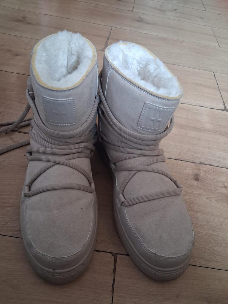 Snowboots sneeuw schoenen van H&M maat 41, Kleding | Dames, Ophalen of Verzenden, Gedragen, Beige, Snowboots