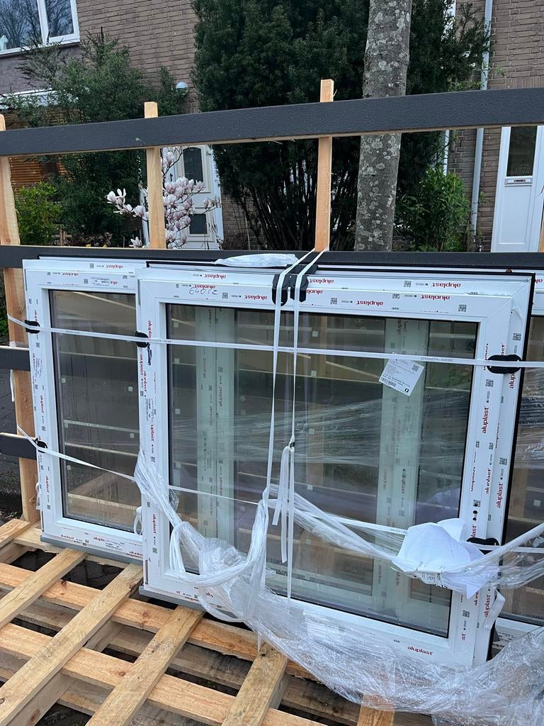 Nieuwe kunststof kozijnen voor dakkapel, Doe-het-zelf en Verbouw, Gevelraam of Ruit, 120 tot 160 cm, Nieuw, Ophalen of Verzenden