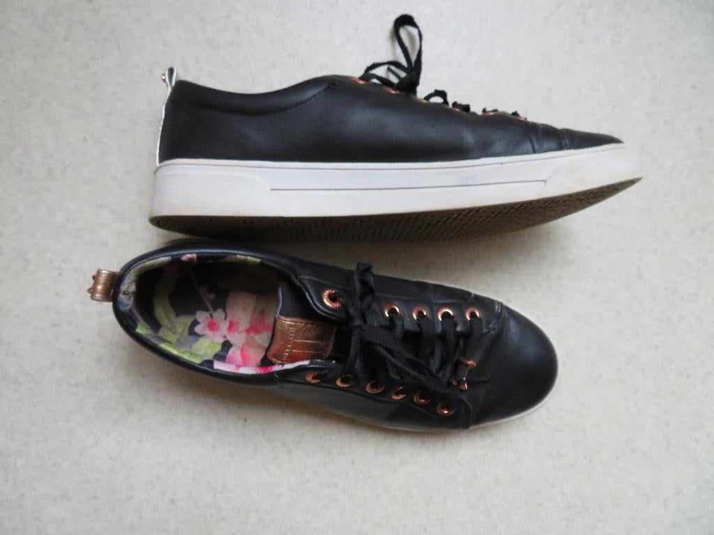 TED BAKER schoenen sneakers zwart leer maat 40, Kleding | Dames, Schoenen, Zwart, Ophalen of Verzenden, Ted Baker, Sneakers of Gympen