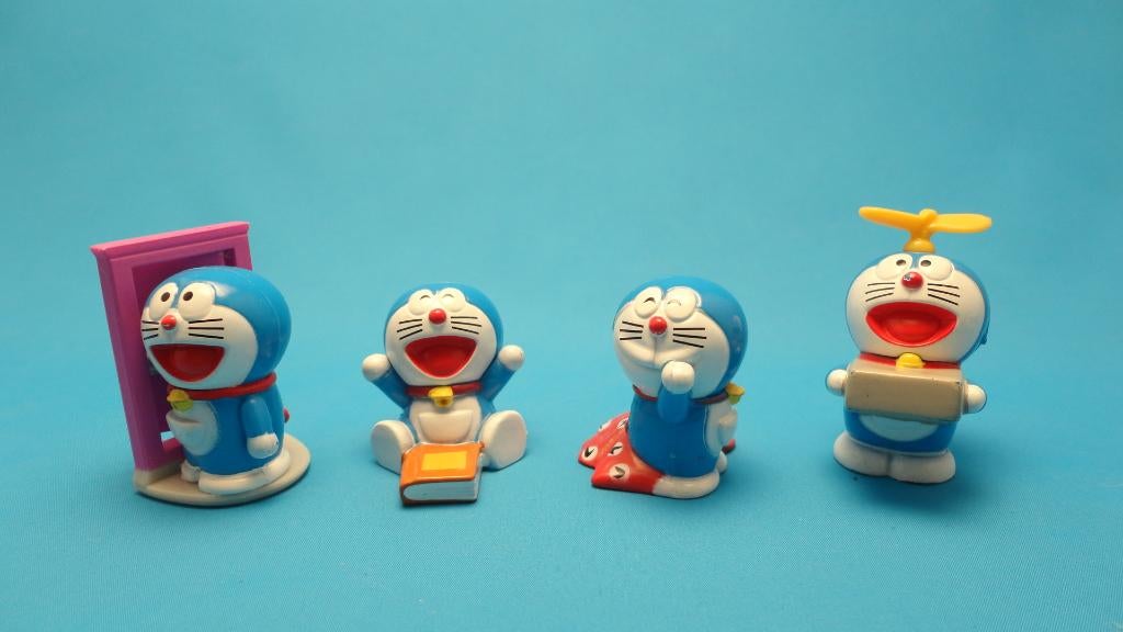 ferrero - Doraemon -                           - 05042026-80, Verzamelen, Verrassingseieren, Ophalen of Verzenden, Zo goed als nieuw