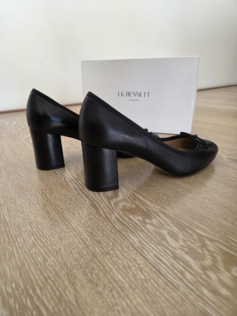 LK Bennett pumps (maat 39), Kleding | Dames, Schoenen, Zwart, Nieuw, Ophalen of Verzenden, Schoenen met hoge hakken