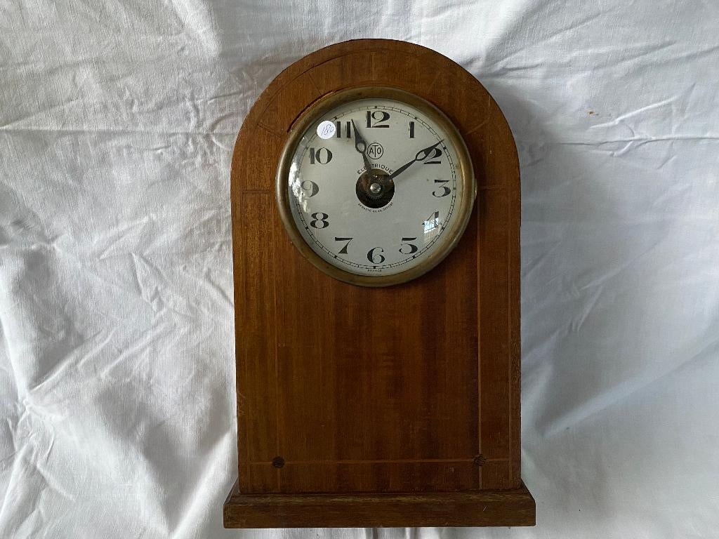 Elektrische ATO tafelklok, Antiek en Kunst, Antiek | Klokken, Verzenden