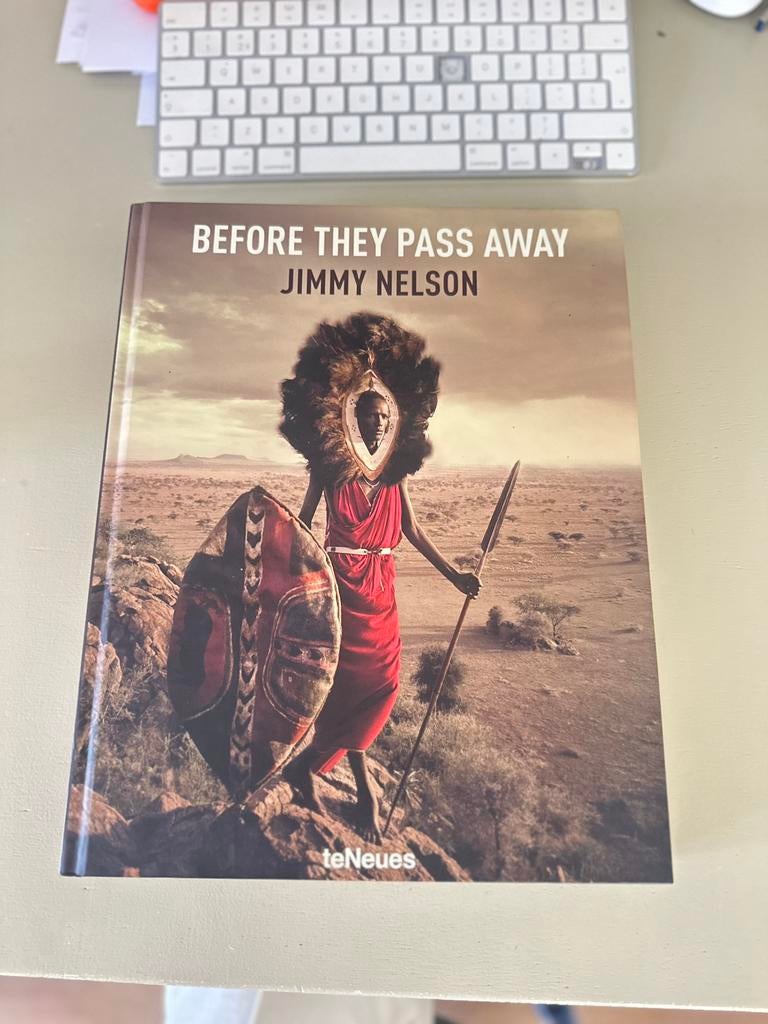 Jimmy Nelson -  Before they pass away, Ophalen of Verzenden, Zo goed als nieuw, Fotografen