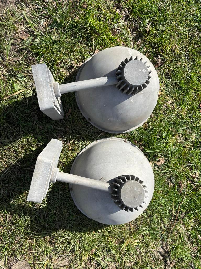 Twee Frezoli industriële buitenlampen, Ophalen, Gebruikt