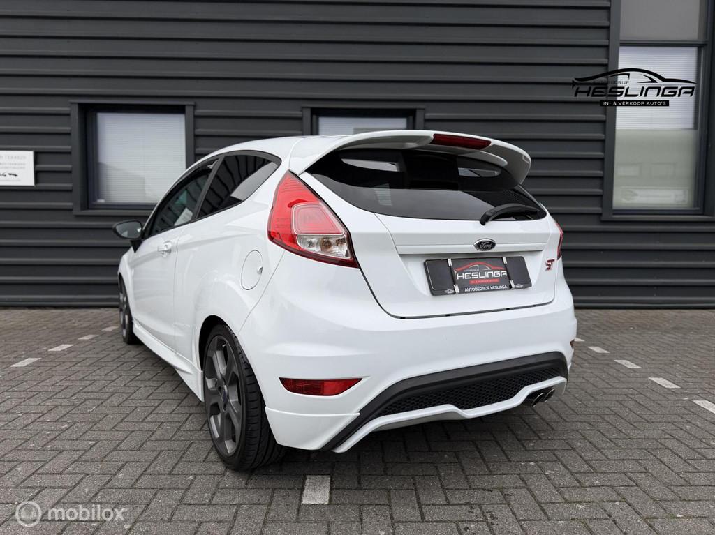 Ford Fiesta 1.6 ST2 | Stoelverwarming |183 PK, Auto's, Ford, Voorwielaandrijving, 1063 kg, Gebruikt, 4 cilinders