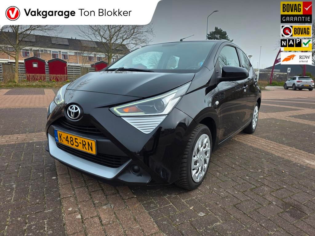 Toyota Aygo 1.0 VVT-i x-play, Voorwielaandrijving, Gebruikt, Euro 6, 4 stoelen