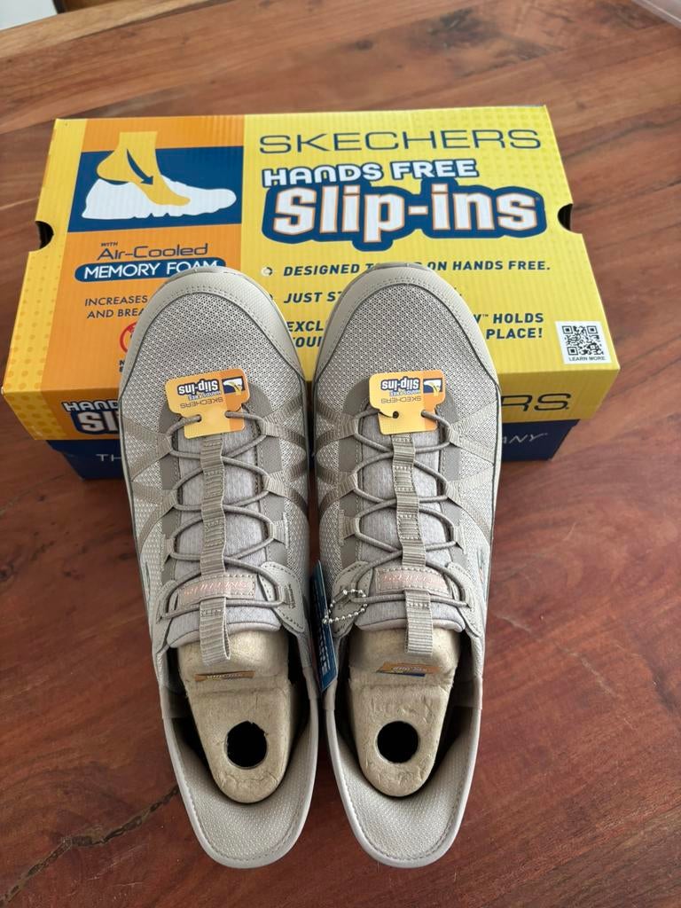 Nieuw!!! Skechers slip-in nieuw in de doos mt 38, Beige, Nieuw, Ophalen of Verzenden, Sneakers of Gympen