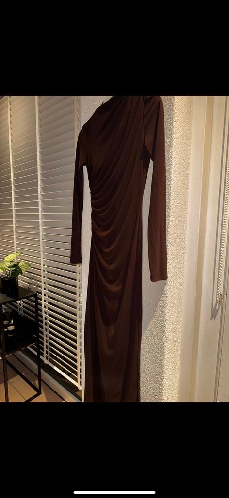 Elegante Bruine Maxi Jurk met Drapage - Zara Maat S, Bruin, Ophalen of Verzenden, Zo goed als nieuw, Maat 36 (S)