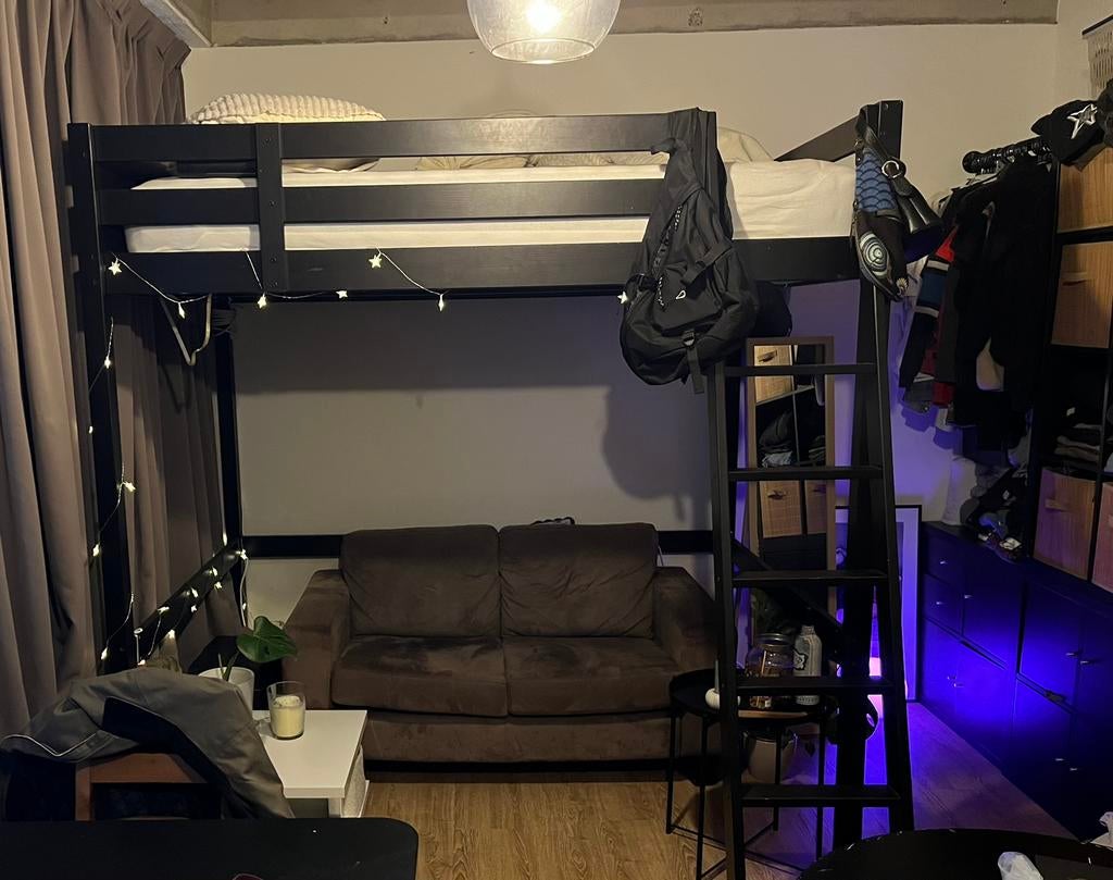 Hoogslaper Ikea zwart 140x200, Huis en Inrichting, Slaapkamer | Stapelbedden en Hoogslapers, Ophalen, Gebruikt, Twijfelaar, 200 cm