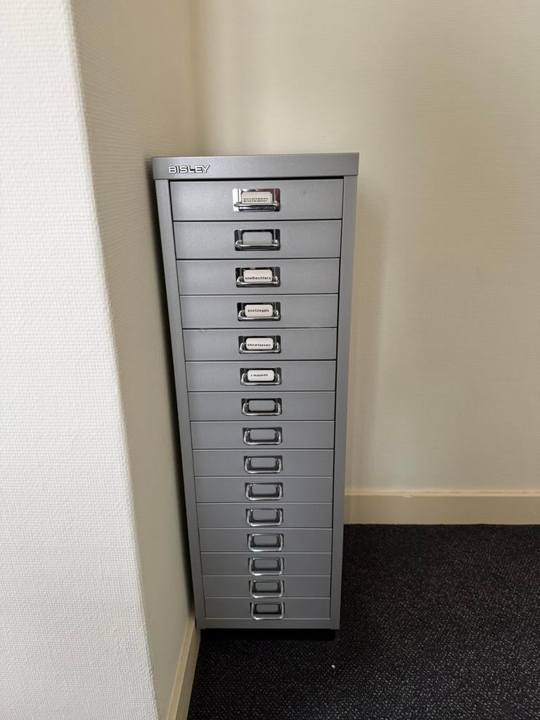 Smalle archiefkast, Ophalen, Minder dan 50 cm, Zo goed als nieuw, 150 tot 200 cm