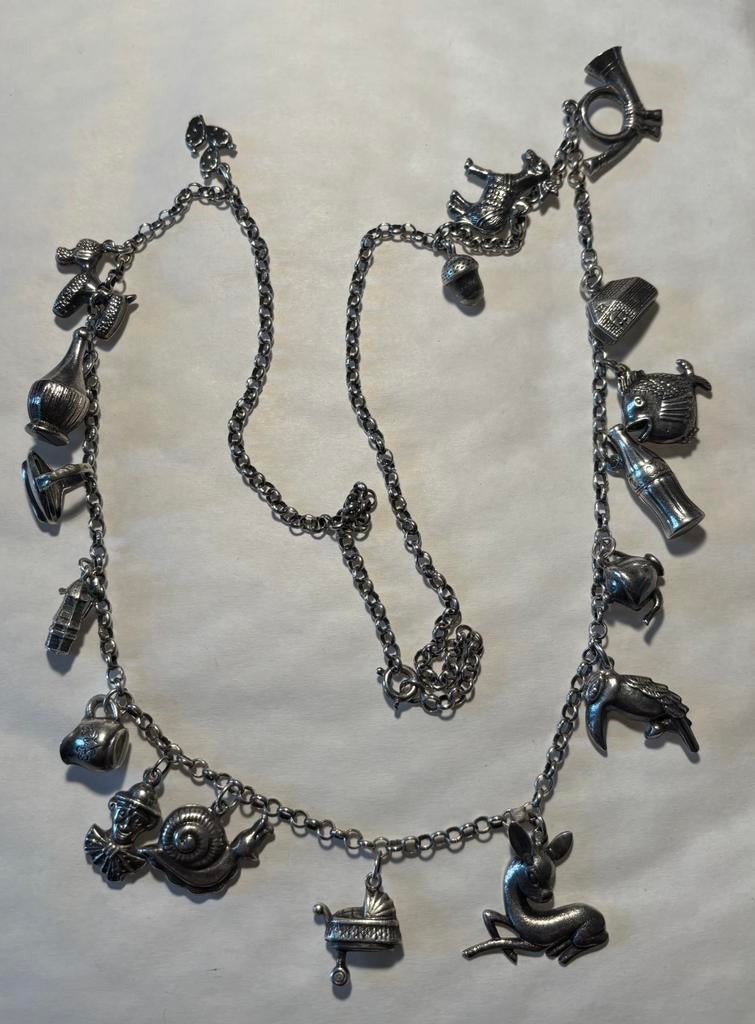 Zilveren bedel collier met 18 bedels gratis verzending, Ophalen of Verzenden, Zo goed als nieuw, Zilver, Overige merken