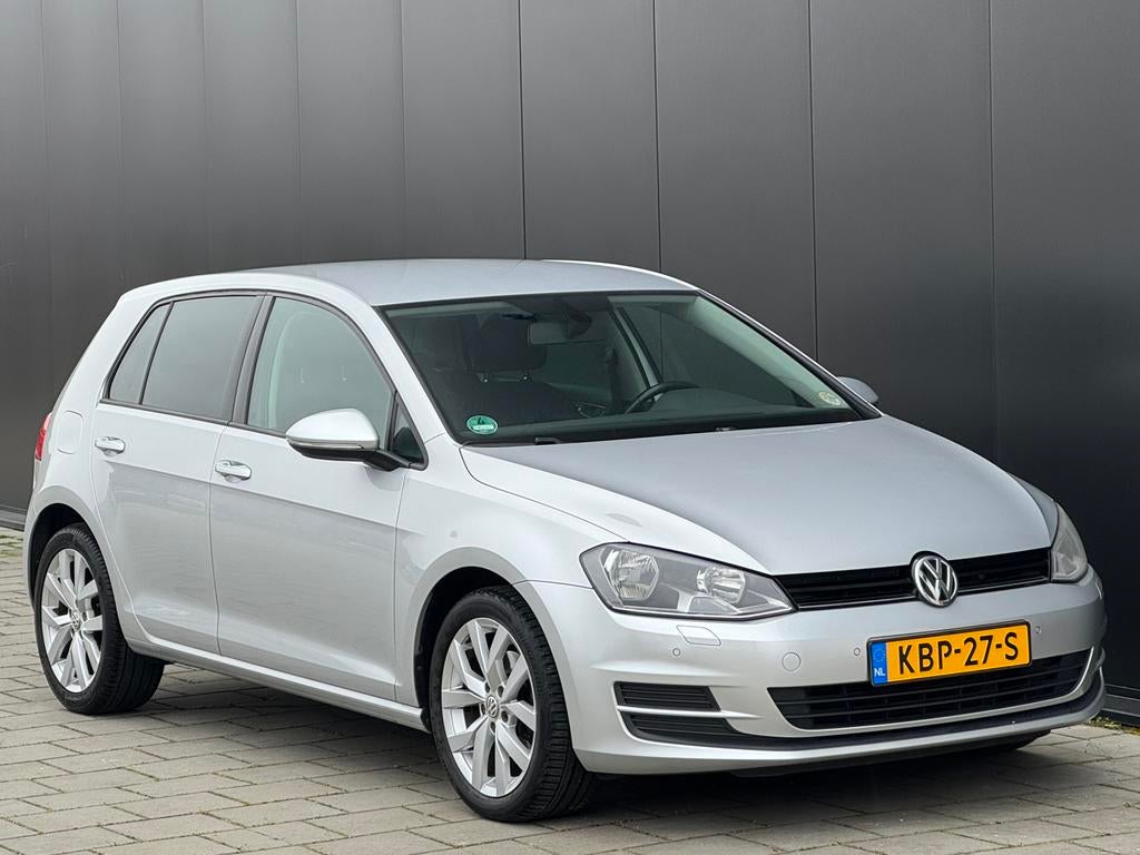 Volkswagen Golf7 1.2 TSI 105Pk 5Drs Clima Trekhaak Stoelver, Voorwielaandrijving, Euro 5, Stof, Zwart