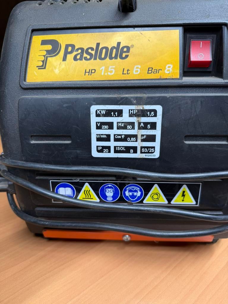 Compressor, Doe-het-zelf en Verbouw, Ophalen, Gebruikt, 1200 watt of meer, 30 tot 70 mm