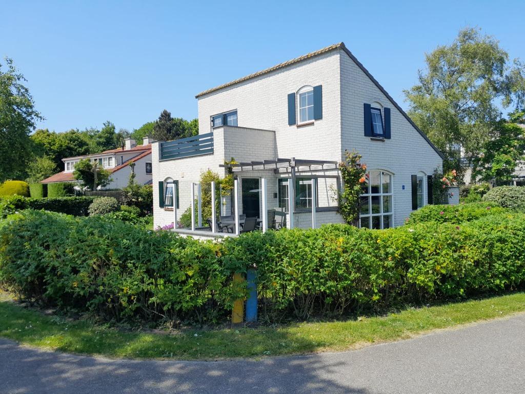 TE HUUR LUXE VAKANTIEHUIS, LAST MINUTE WEG MET PASEN!, Waddeneilanden, Recreatiepark, Open haard, Chalet, Bungalow of Caravan