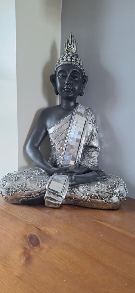 Buddha, Ophalen, Zo goed als nieuw