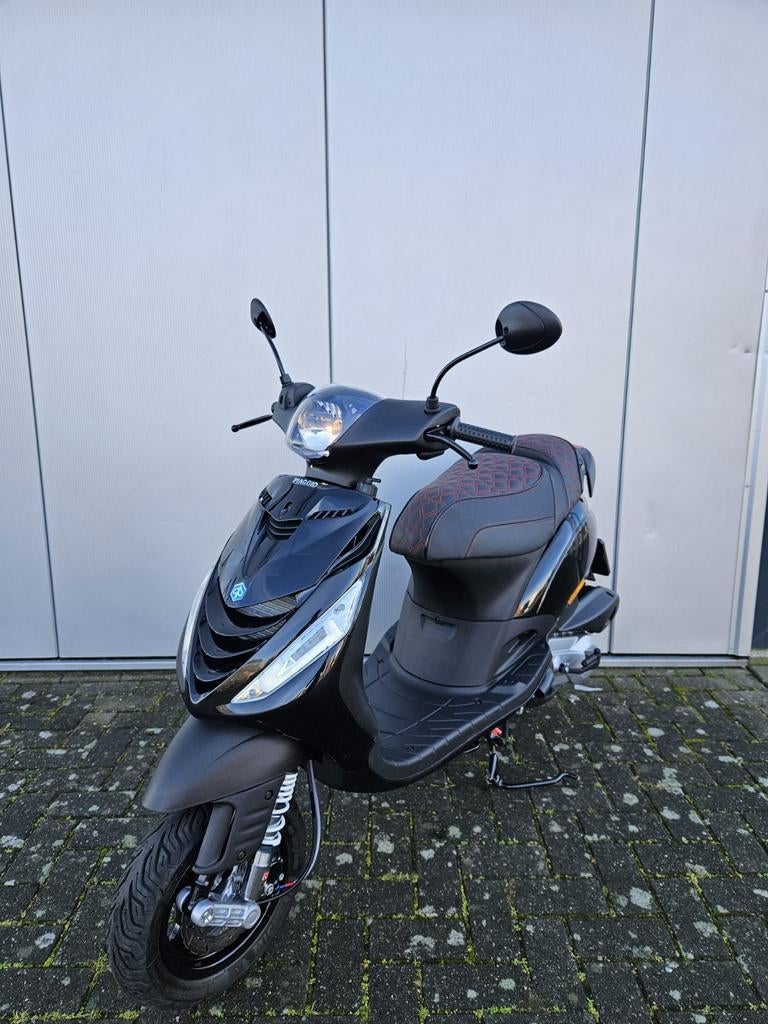 Piaggio Zip SP H2o 172cc Lc A1 Kenteken 180cc UNIEK NIEUW, Fietsen en Brommers, Scooters | Piaggio, Ophalen, ., Zip, Zo goed als nieuw