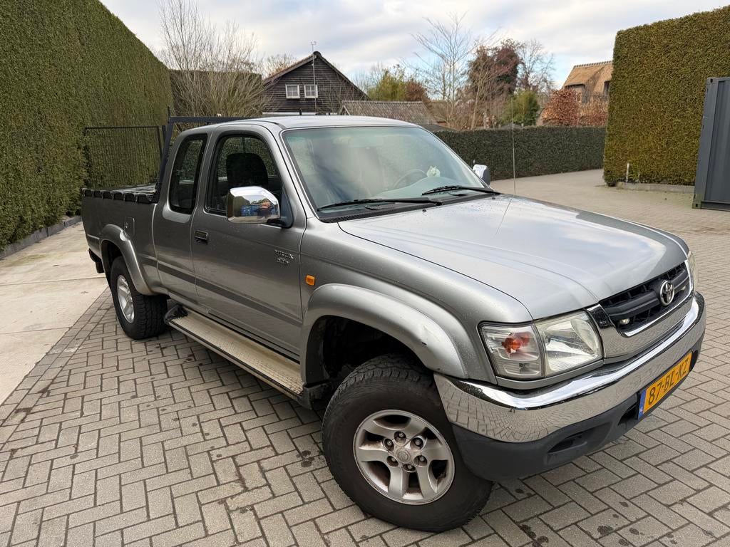Toyota Hi-lux 2.5 D4-d 100 XC SR5 4WD 2004!!!!!, Auto's, Vierwielaandrijving, Toyota, Zilver of Grijs, Te koop