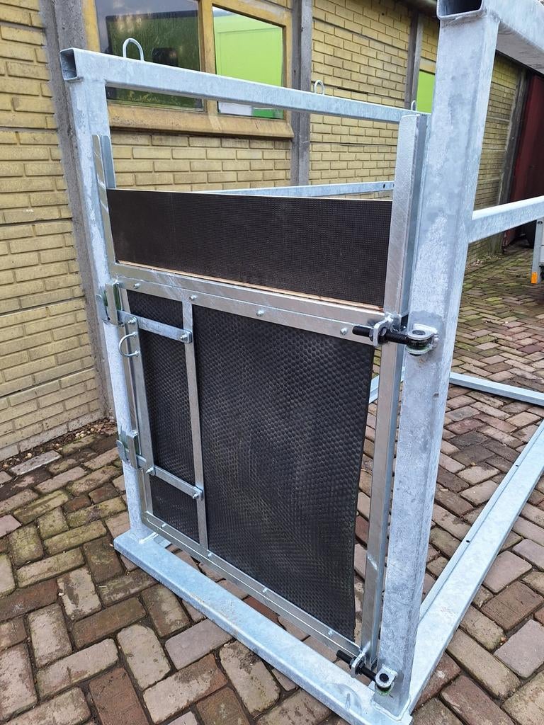 Behandelbox, verzinkt en veilig., Ophalen, Nieuw, Overige soorten