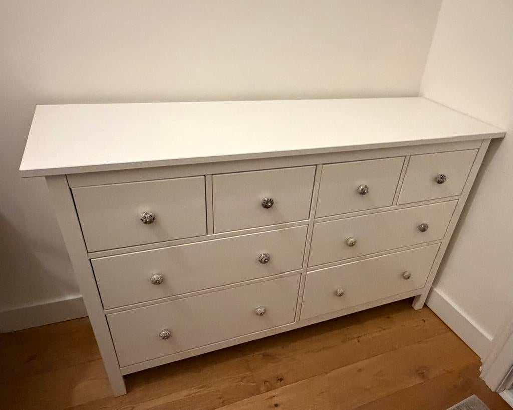 Witte Commode met 8 Lades, Huis en Inrichting, Kasten | Dressoirs, Zo goed als nieuw, 150 tot 200 cm, 25 tot 50 cm, Met lade(s)